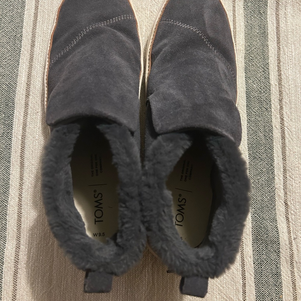 TOMS Women’s Paxton Charcoal Suede Boots